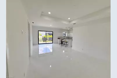 4324 Jacaranda Pkwy W, Cape Coral, FL 33993 - Photo 6
