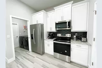 812 SW 8th Pl, Cape Coral, FL 33991 - Photo 4