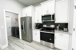 812 SW 8th Pl, Cape Coral, FL 33991 - Photo 4