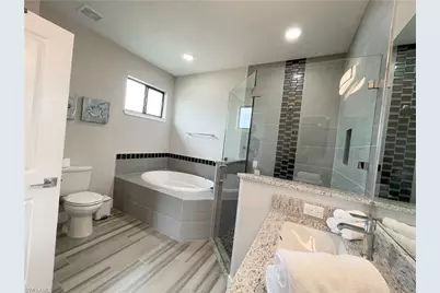 812 SW 8th Pl, Cape Coral, FL 33991 - Photo 12