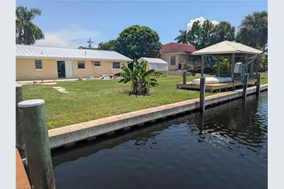 2727 Sanderling Ct, Saint James City, FL 33956 - Photo 4