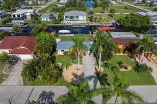2727 Sanderling Ct, Saint James City, FL 33956 - Photo 8
