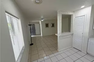 5831 Casablanca Ct, Fort Myers, FL 33919 - Photo 4
