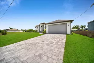 1143 NW 27th Pl, Cape Coral, FL 33993 - Photo 2