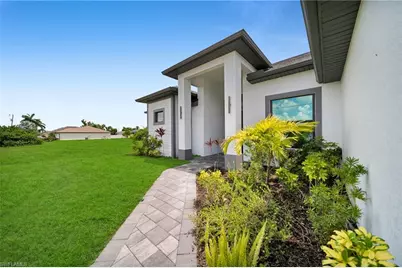 513 NE 15th Ter, Cape Coral, FL 33909 - Photo 4