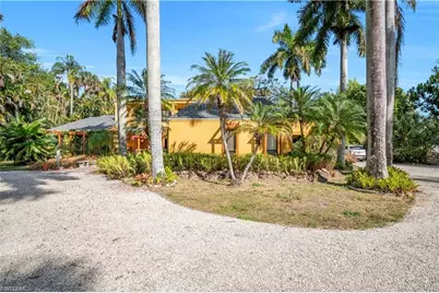 184 W Mariana Ave, North Fort Myers, FL 33903 - Photo 8
