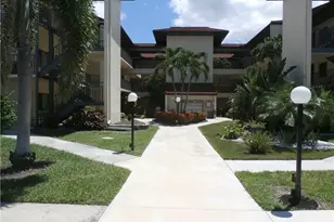 11140 Caravel Cir, Fort Myers, FL 33908 - Photo 2
