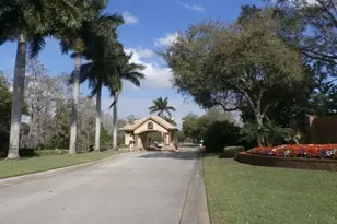 14290 Hickory Links Ct, Fort Myers, FL 33912 - Photo 2