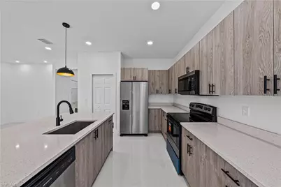 3317 36th St W, Lehigh Acres, FL 33971 - Photo 8