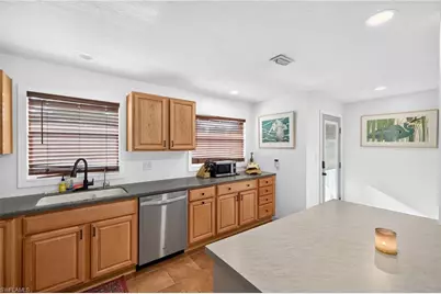2950 Holly Rd, Fort Myers, FL 33901 - Photo 12
