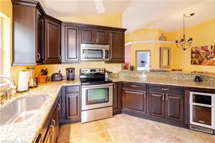 3705 Fieldstone Blvd, Naples, FL 34109 - Photo 10