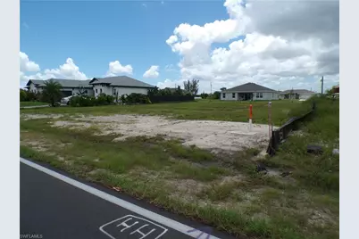420 Diplomat Pkwy E, Cape Coral, FL 33909 - Photo 6