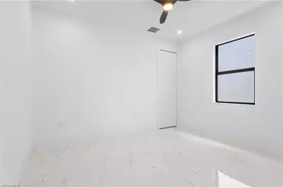 1018 NE Juanita Pl, Cape Coral, FL 33909 - Photo 22