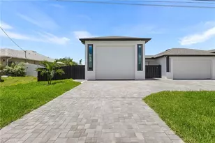 1018 NE Juanita Pl, Cape Coral, FL 33909 - Photo 4