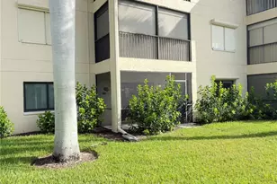 11460 Caravel Cir, Fort Myers, FL 33908 - Photo 8