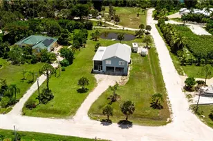 8500 Redwood Dr, Saint James City, FL 33956 - Photo 4