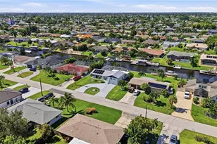 1421 SE 29th Terrace, Cape Coral, FL 33904 - Photo 4
