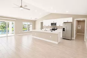 3464 NE 9th Pl, Cape Coral, FL 33909 - Photo 2