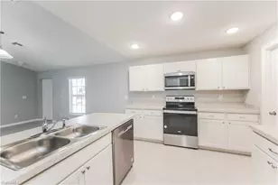 2915 66th St W, Lehigh Acres, FL 33971 - Photo 6