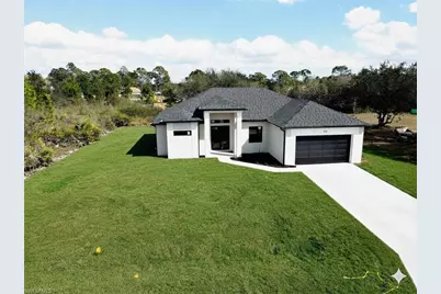 812 Hibiscus Ave, Lehigh Acres, FL 33972 - Photo 2