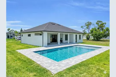 322 NE 20th St, Cape Coral, FL 33909 - Photo 2