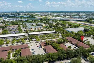 2700 Park Windsor Dr, Fort Myers, FL 33901 - Photo 4
