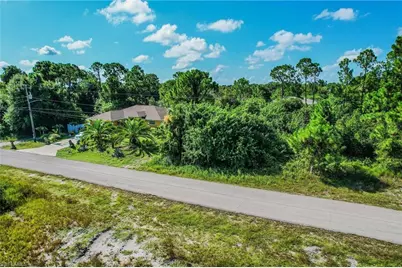 744 Carbon St E, Lehigh Acres, FL 33974 - Photo 18