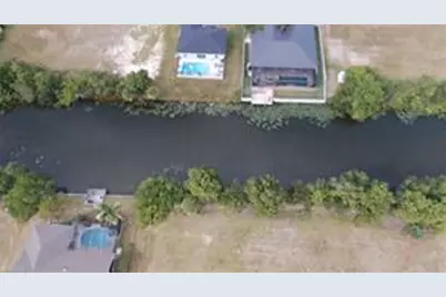 617 NW 14th St, Cape Coral, FL 33993 - Photo 2