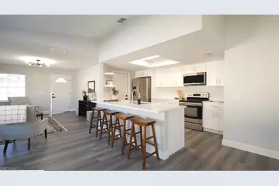 8434 N River Dune St, Tampa, FL 33617 - Photo 10