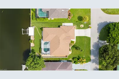 22 SE 13th Ave, Cape Coral, FL 33990 - Photo 4