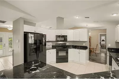 22 SE 13th Ave, Cape Coral, FL 33990 - Photo 12