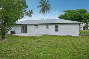 706 SW 31st St, Cape Coral, FL 33914 - Photo 8