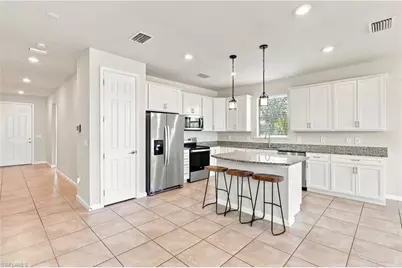 3721 E Hampton Cir, Alva, FL 33920 - Photo 8