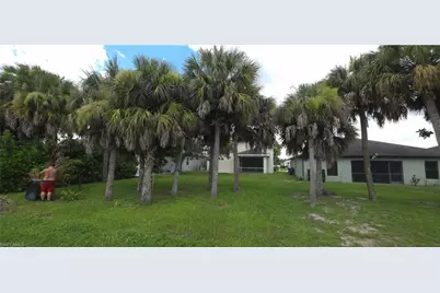 391 Shadow Lakes Dr, Lehigh Acres, FL 33974 - Photo 10