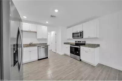 2156 Edison Ave, Fort Myers, FL 33901 - Photo 4