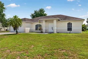 228 Ambury St, Fort Myers, FL 33913 - Photo 2