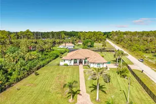 90 22nd Ave NW, Naples, FL 34120 - Photo 4