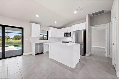 1807 NE 2nd St, Cape Coral, FL 33909 - Photo 10