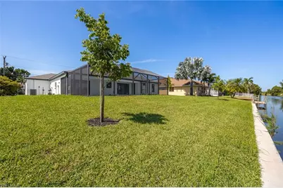 1807 NE 2nd St, Cape Coral, FL 33909 - Photo 28