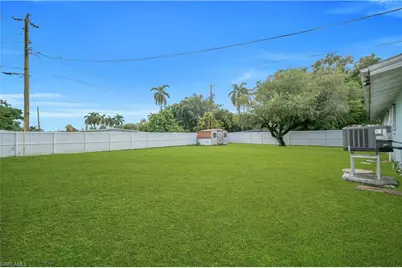 77 Glenmont Dr W, North Fort Myers, FL 33917 - Photo 28