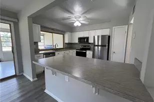 1920 W Lakeview Blvd, North Fort Myers, FL 33903 - Photo 10