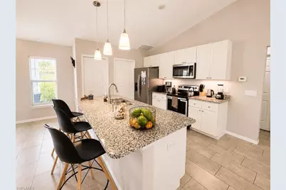 1008 SW 33rd Ter, Cape Coral, FL 33914 - Photo 6