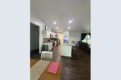 1046 Saturn Ct, Labelle, FL 33945 - Photo 4