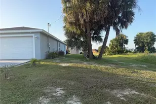 1046 Saturn Ct, Labelle, FL 33945 - Photo 20