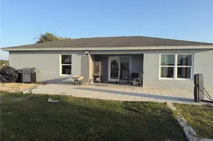 1046 Saturn Ct, Labelle, FL 33945 - Photo 12