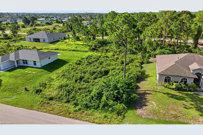 728 Asher St E, Lehigh Acres, FL 33974 - Photo 6