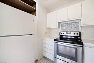 2350 W First St, Fort Myers, FL 33901 - Photo 10