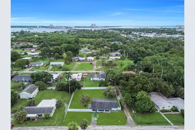77 Glenmont Dr W, North Fort Myers, FL 33917 - Photo 30