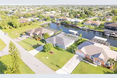 115 SE 35th Ter, Cape Coral, FL 33904 - Photo 6