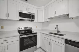 638 NE 15th Ct, Cape Coral, FL 33909 - Photo 10